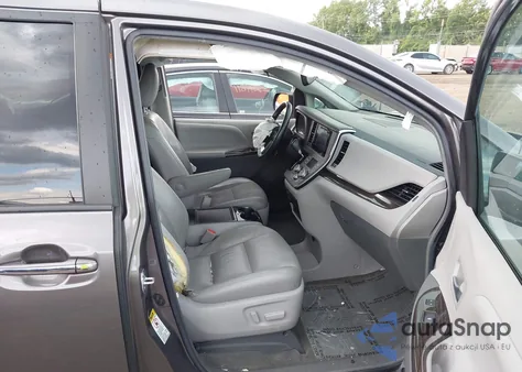 2017 Toyota Sienna Xle 8 Passenger из США, поврежденный, VIN 5TDYZ3DC2HS817588